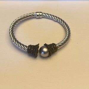 gray pearl hinge bracelet